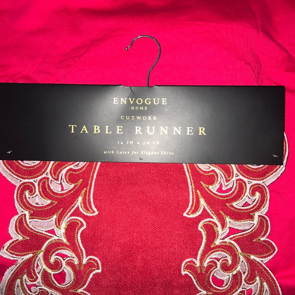 Collection Table Runner (NWT) - Picture 2 of 2